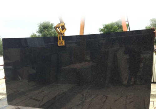 How big is a slab of granite in square feet?